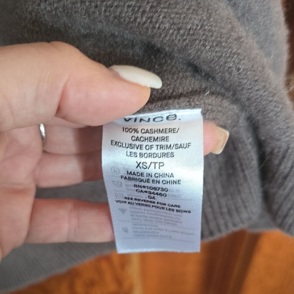 Vince Women's Cashmere Sweater - Gray - Picture 4 of 4